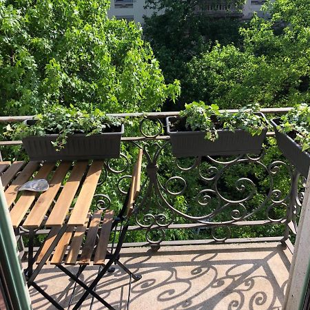 Casa Alberto Da Giussano, Elegante Bilocale In Centro Con Balcone Sul Parco Милан Экстерьер фото